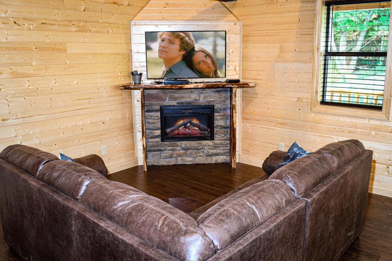 Gatlinburg - Honeymoon Hideaway Villa Ngoại thất bức ảnh